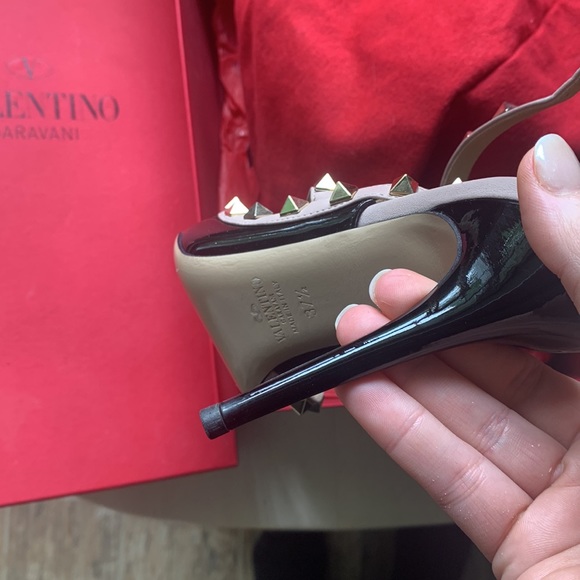 Reposhing my Valentino rock stud pumps. 37.5 - Picture 10 of 13